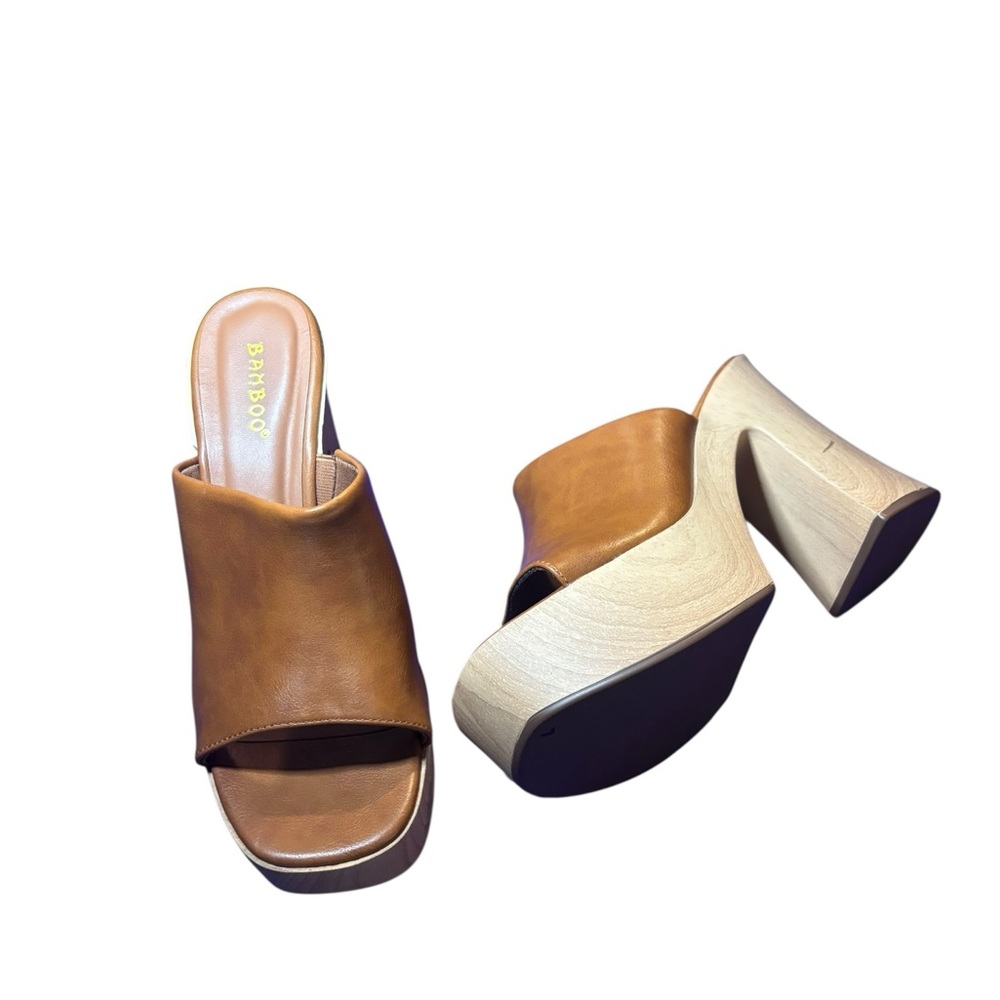 BAMBOO Women's Brown Platform Mules sz 8